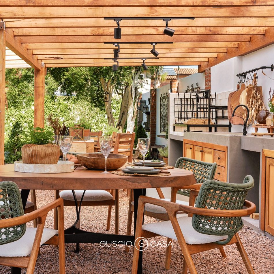 Conjunto Ravena sob pérgola coberta